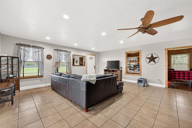 5407 Baldwin Drive, East Bernard, TX 77448
