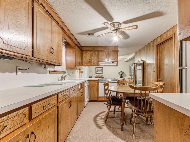720 Penn Lane, Moore, OK 73160