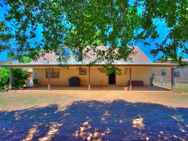720 Penn Lane, Moore, OK 73160