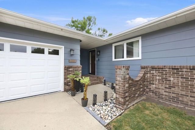 2419 27th Avenue S, Fargo, ND 58103