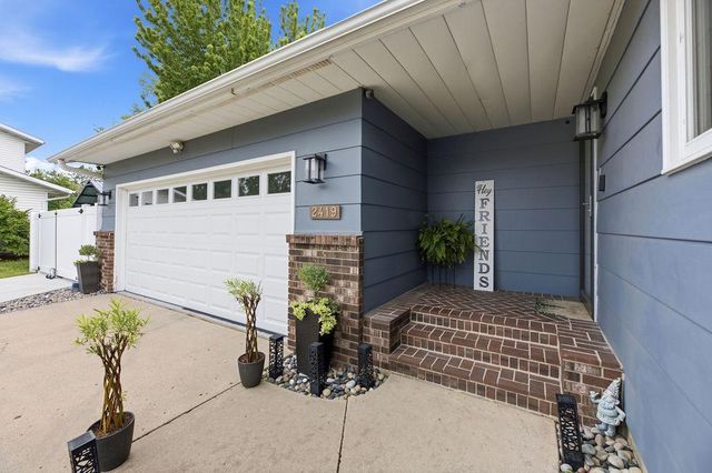 2419 27th Avenue S, Fargo, ND 58103