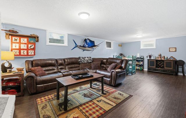 2419 27th Avenue S, Fargo, ND 58103