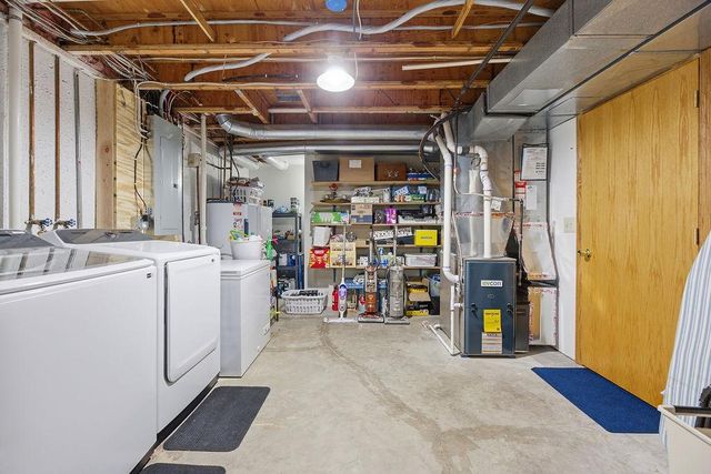 2419 27th Avenue S, Fargo, ND 58103