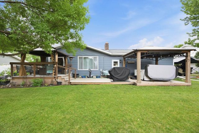 2419 27th Avenue S, Fargo, ND 58103