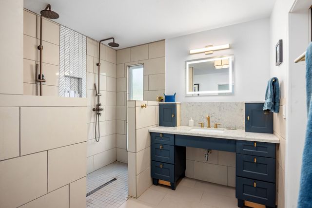 684 Stoneleigh RD, Center Point, TX 78010