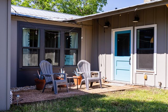 684 Stoneleigh RD, Center Point, TX 78010