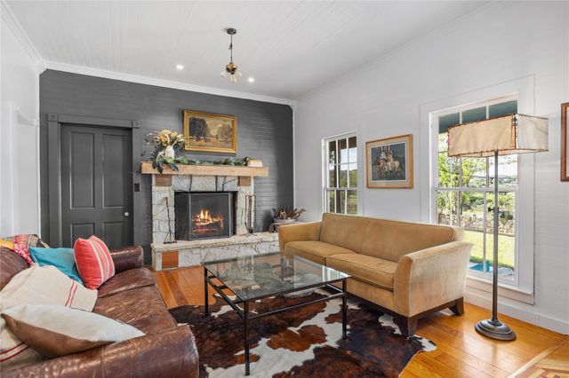 684 Stoneleigh RD, Center Point, TX 78010