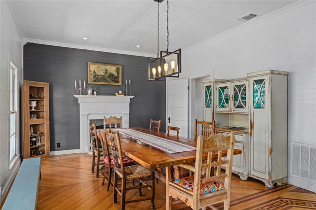 684 Stoneleigh RD, Center Point, TX 78010