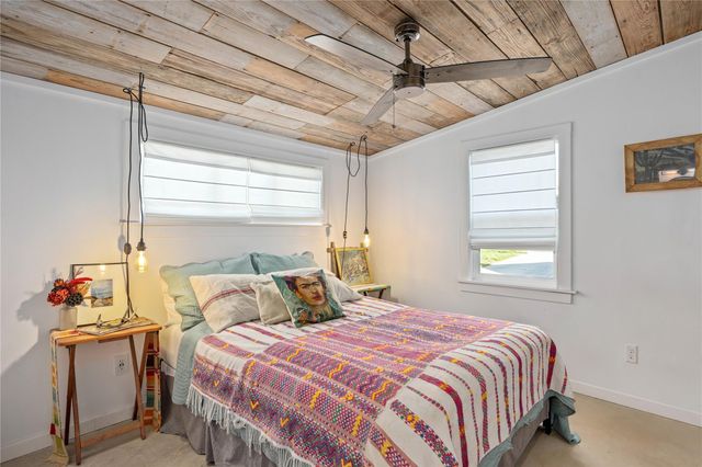 684 Stoneleigh RD, Center Point, TX 78010