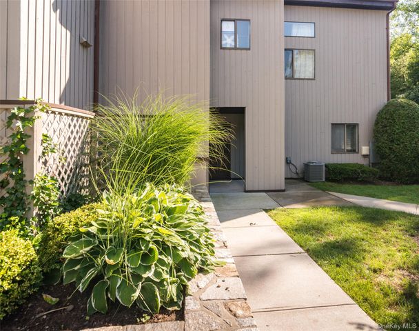 327 N Greeley Avenue, Chappaqua, NY 10514