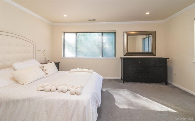 327 N Greeley Avenue, Chappaqua, NY 10514