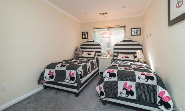 327 N Greeley Avenue, Chappaqua, NY 10514