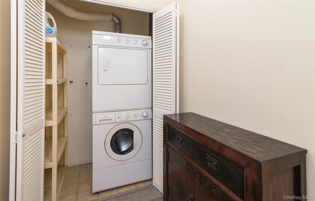 327 N Greeley Avenue, Chappaqua, NY 10514