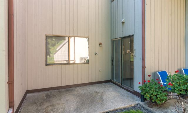 327 N Greeley Avenue, Chappaqua, NY 10514