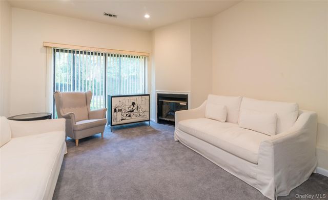 327 N Greeley Avenue, Chappaqua, NY 10514