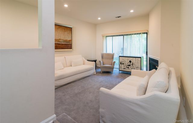 327 N Greeley Avenue, Chappaqua, NY 10514