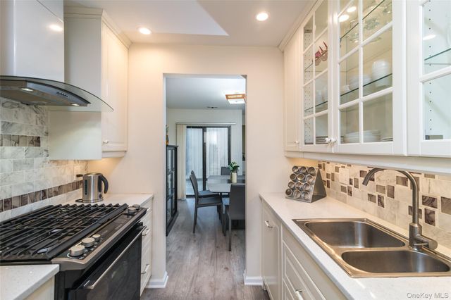 327 N Greeley Avenue, Chappaqua, NY 10514