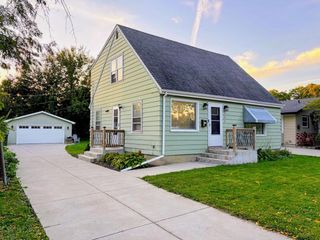 725 S 119th STREET, West Allis, WI 53214