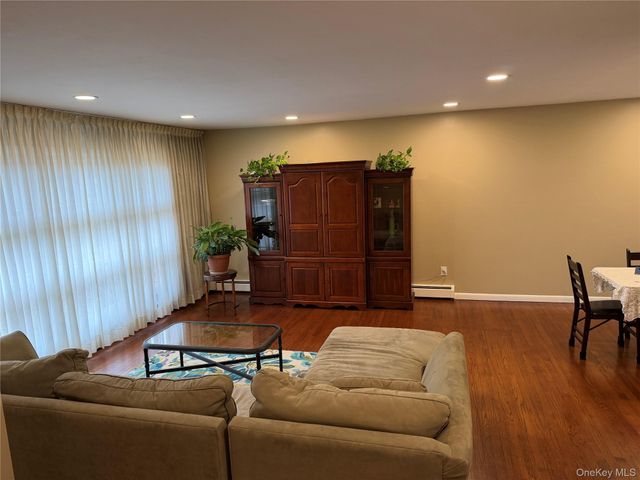 21 Crescent Place, Monroe, NY 10950