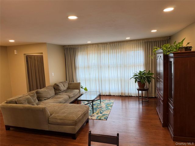 21 Crescent Place, Monroe, NY 10950