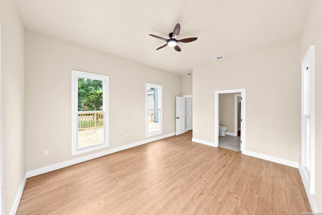 1122 N Pine St, San Antonio, TX 78202
