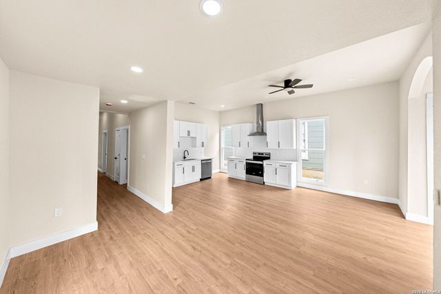 1122 N Pine St, San Antonio, TX 78202