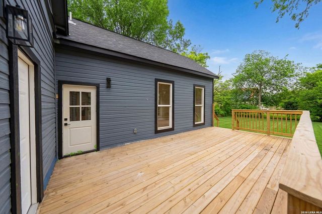 1122 N Pine St, San Antonio, TX 78202