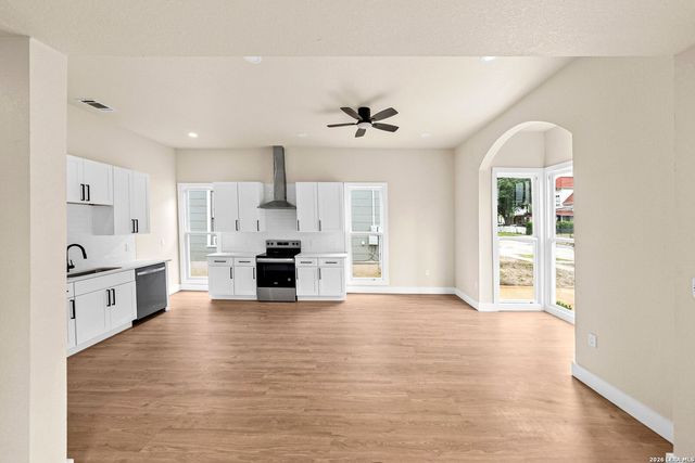 1122 N Pine St, San Antonio, TX 78202