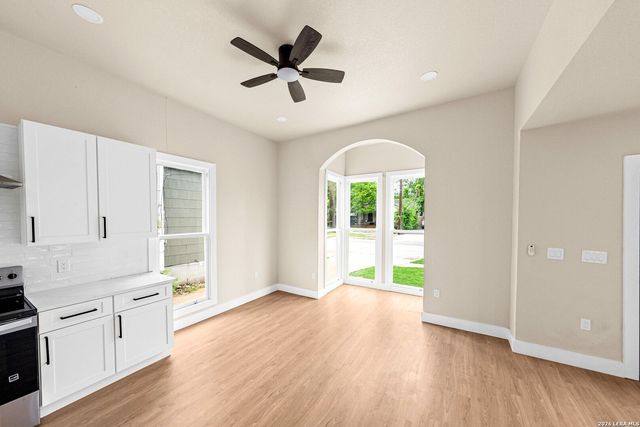 1122 N Pine St, San Antonio, TX 78202