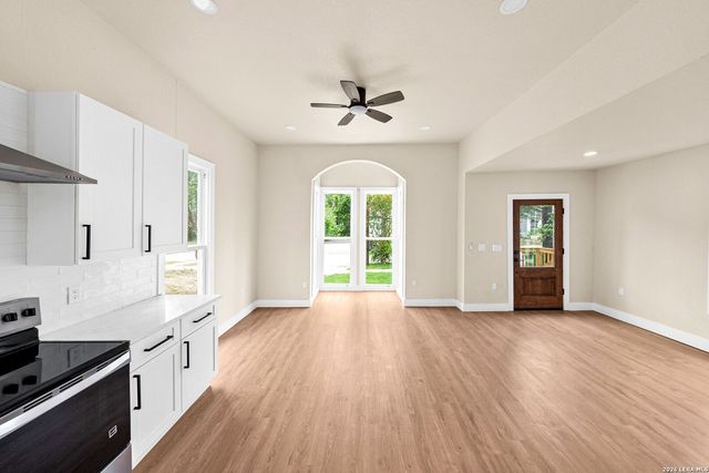 1122 N Pine St, San Antonio, TX 78202