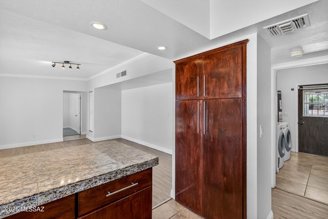 7745 E 34th Street, Tucson, AZ 85710