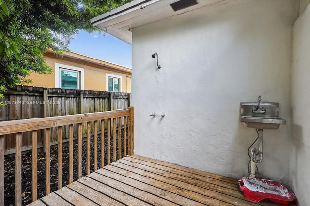 40 NW 68th Street, Miami, FL 33150