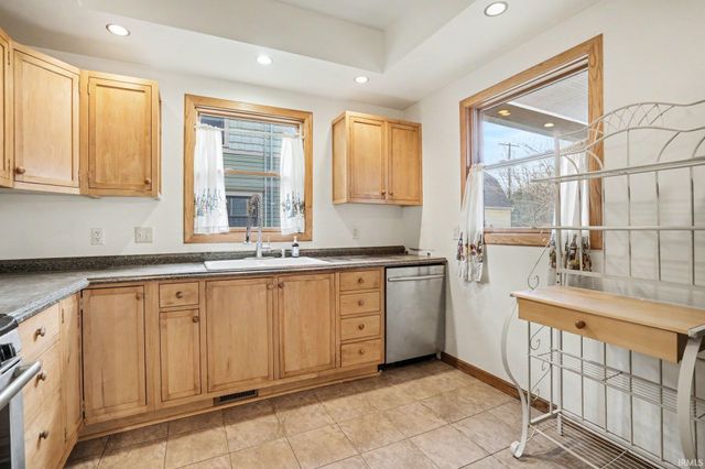 706 California Street, South Bend, IN 46616