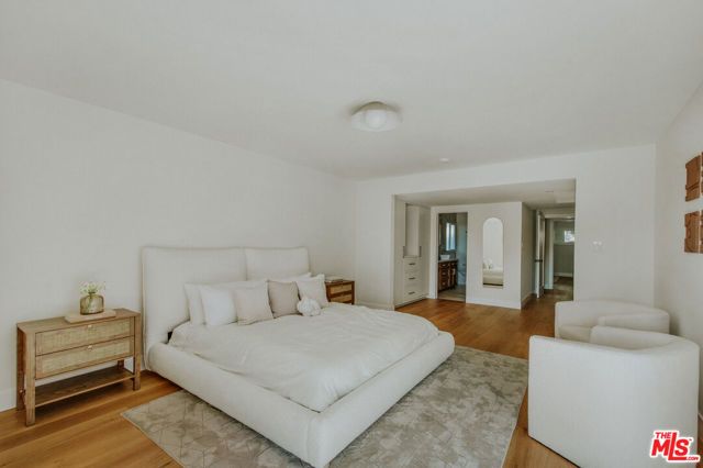 4204 Olympiad Drive, Los Angeles, CA 90043