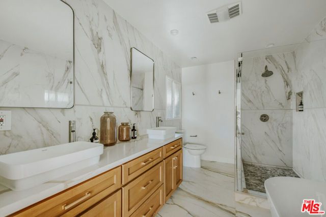 4204 Olympiad Drive, Los Angeles, CA 90043