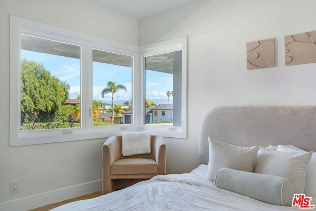 4204 Olympiad Drive, Los Angeles, CA 90043