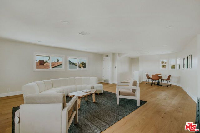4204 Olympiad Drive, Los Angeles, CA 90043