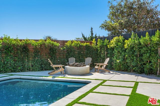 4204 Olympiad Drive, Los Angeles, CA 90043