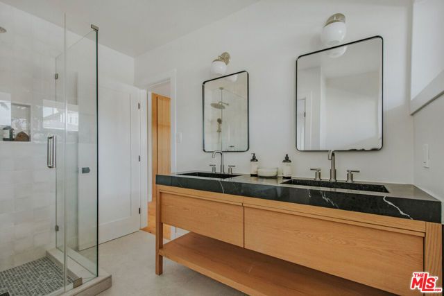 4204 Olympiad Drive, Los Angeles, CA 90043