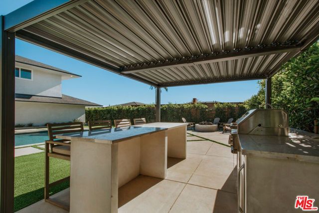 4204 Olympiad Drive, Los Angeles, CA 90043