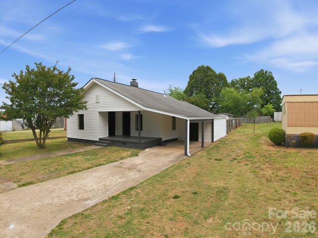 3620 2nd Avenue SW, Hickory, NC 28602