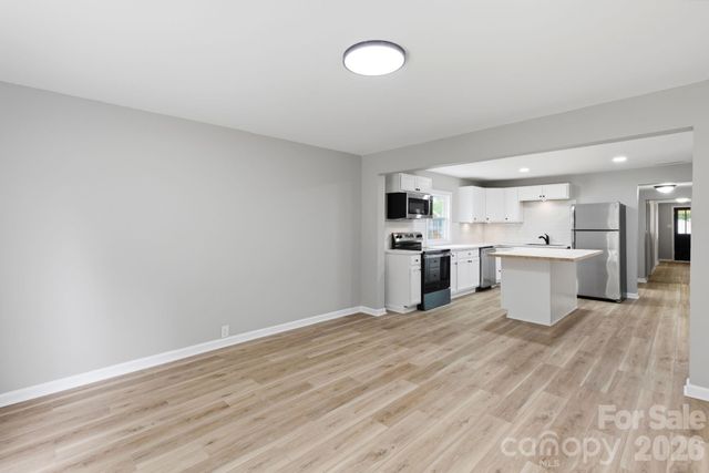 3620 2nd Avenue SW, Hickory, NC 28602