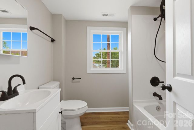 3620 2nd Avenue SW, Hickory, NC 28602