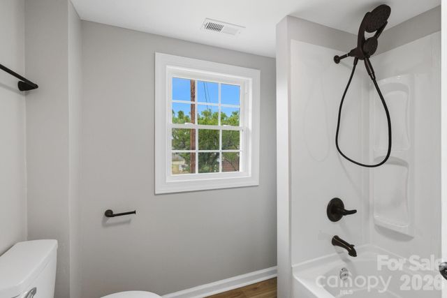 3620 2nd Avenue SW, Hickory, NC 28602