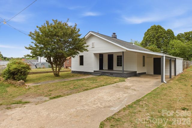 3620 2nd Avenue SW, Hickory, NC 28602