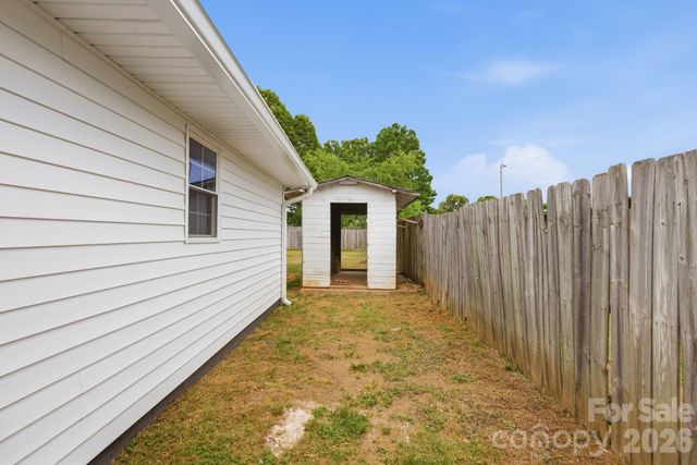 3620 2nd Avenue SW, Hickory, NC 28602