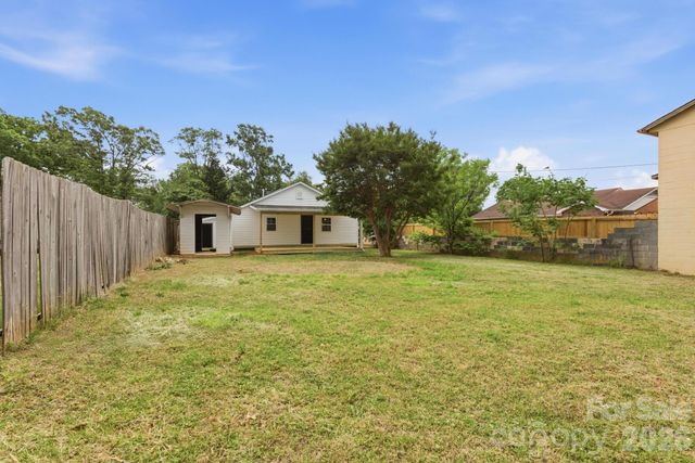 3620 2nd Avenue SW, Hickory, NC 28602