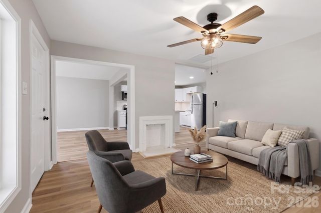 3620 2nd Avenue SW, Hickory, NC 28602