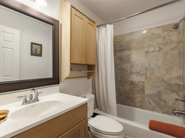 6411 Junction Hwy, Mountain Home, TX 78058
