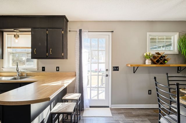 514 W 3rd Ave, Hohenwald, TN 38462